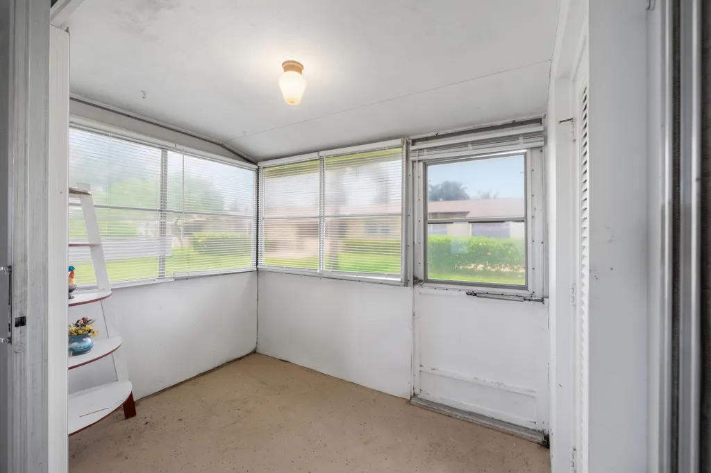 2915 Crosley Drive W West Palm Beach FL 33415