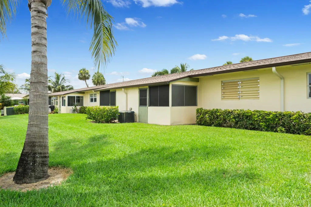 2915 Crosley Drive W West Palm Beach FL 33415