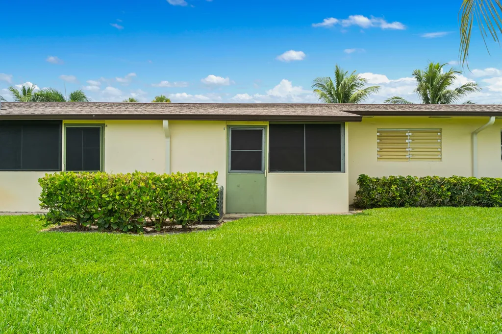 2915 Crosley Drive W West Palm Beach FL 33415