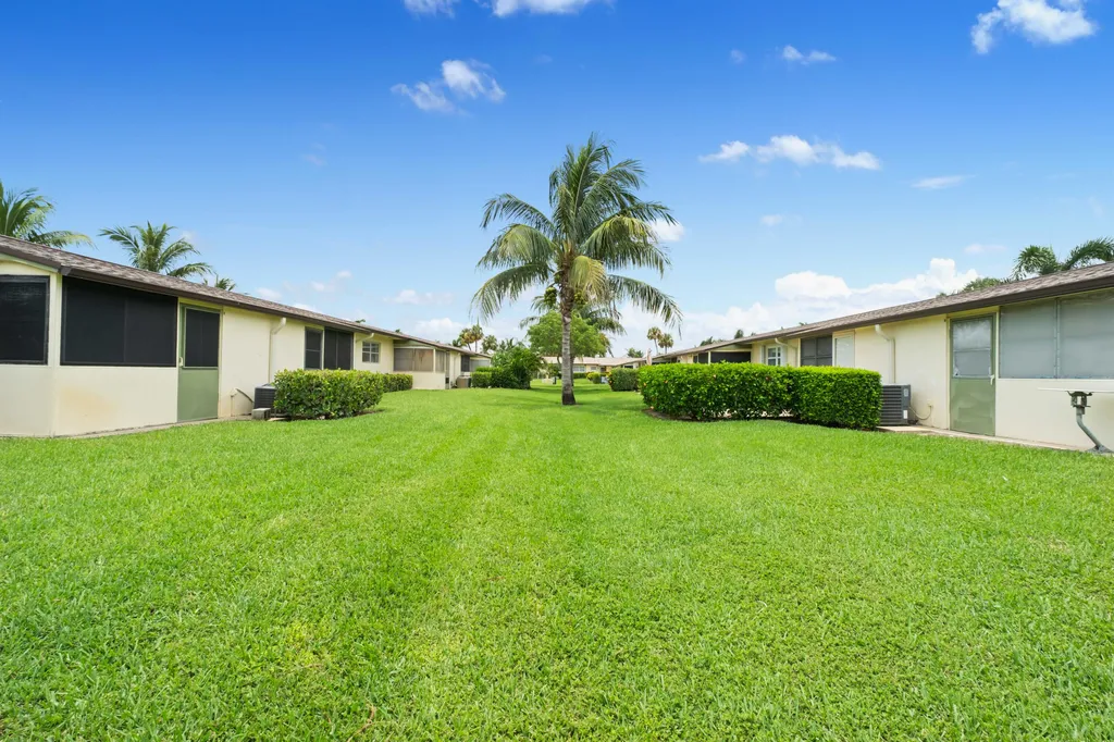 2915 Crosley Drive W West Palm Beach FL 33415