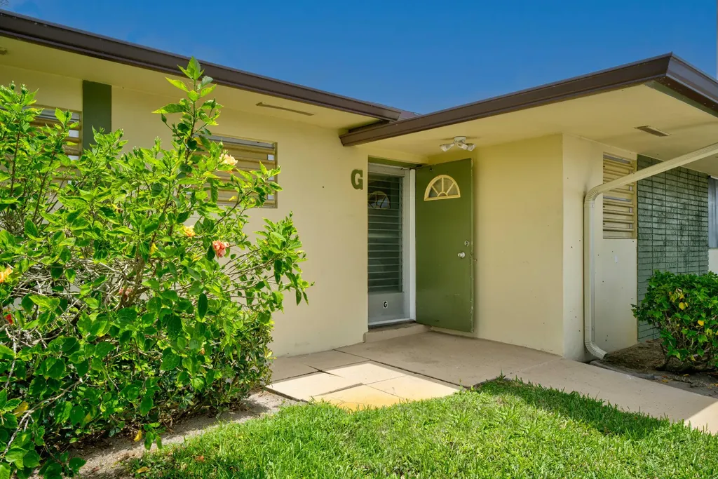 2915 Crosley Drive W West Palm Beach FL 33415