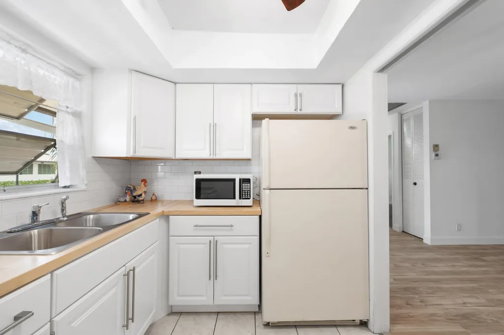 2915 Crosley Drive W West Palm Beach FL 33415