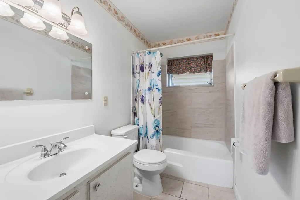 2915 Crosley Drive W West Palm Beach FL 33415
