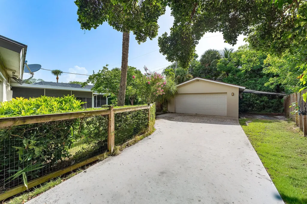 414 S Atlantic Drive Lantana FL 33462