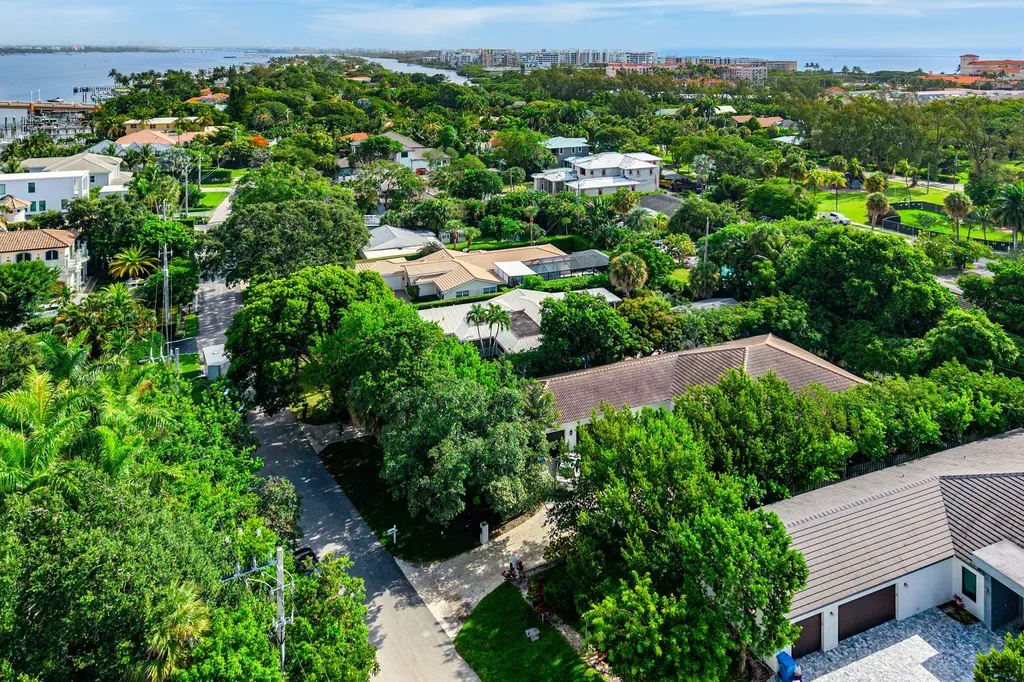 414 S Atlantic Drive Lantana FL 33462