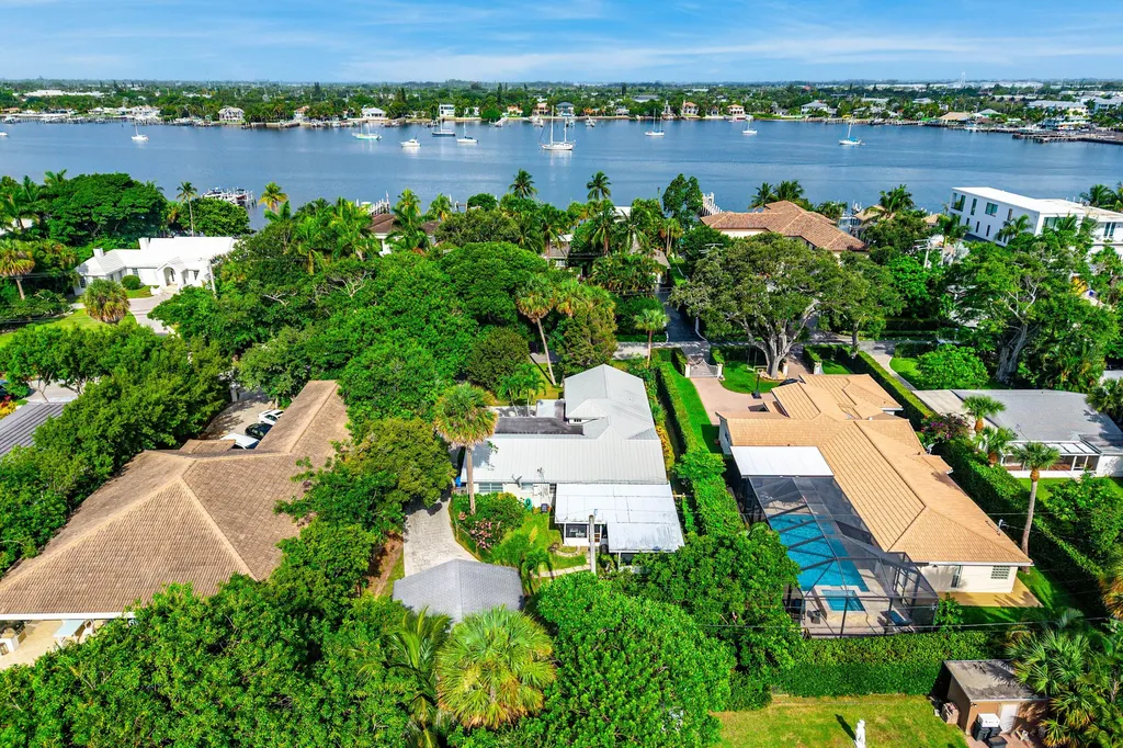414 S Atlantic Drive Lantana FL 33462