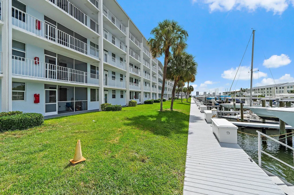 108 Paradise Harbour Boulevard North Palm Beach FL 33408