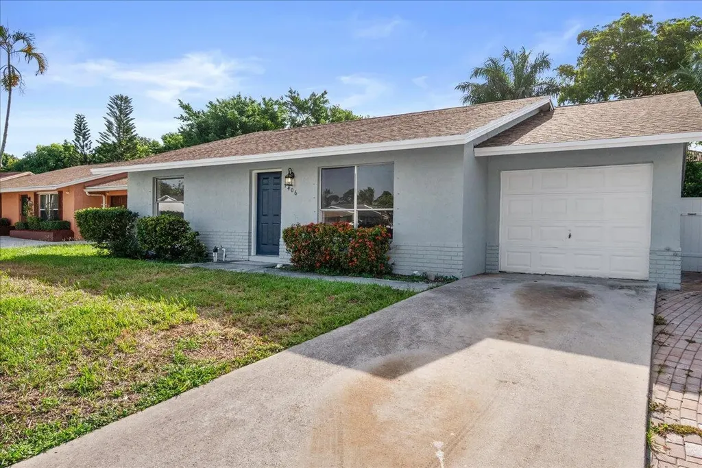 7406 Willow Spring Circle N Boynton Beach FL 33436