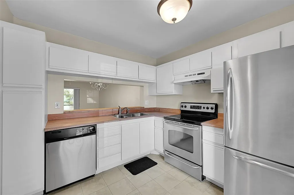 2518 NW 89th Drive Coral Springs FL 33065