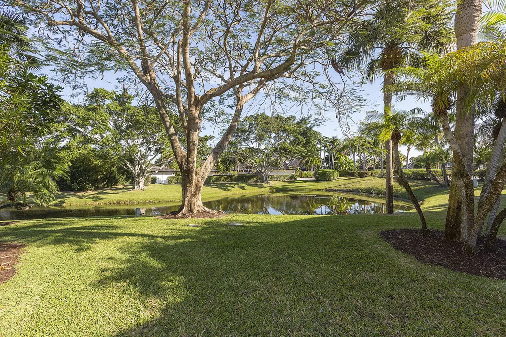 11818 Pebblewood Drive Wellington FL 33414