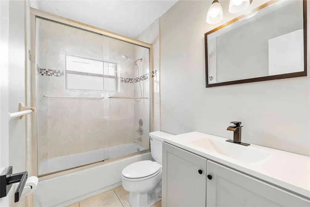 3843 NW 81st Terrace Coral Springs FL 33065