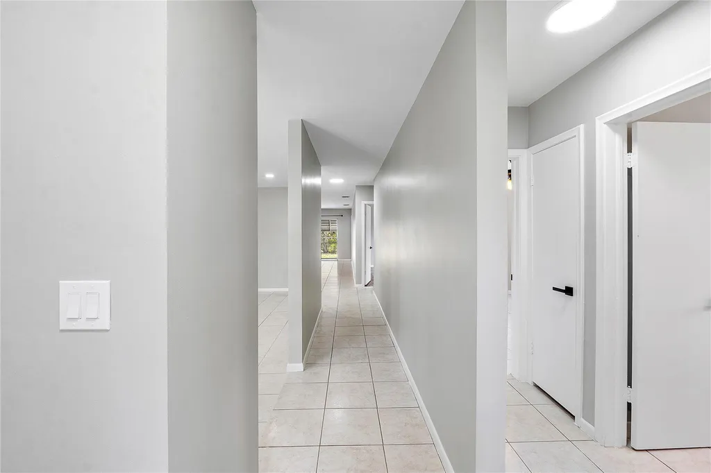 3843 NW 81st Terrace Coral Springs FL 33065