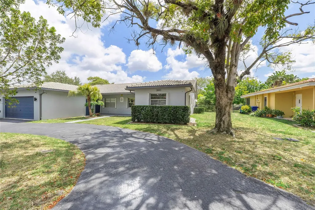 3843 NW 81st Terrace Coral Springs FL 33065