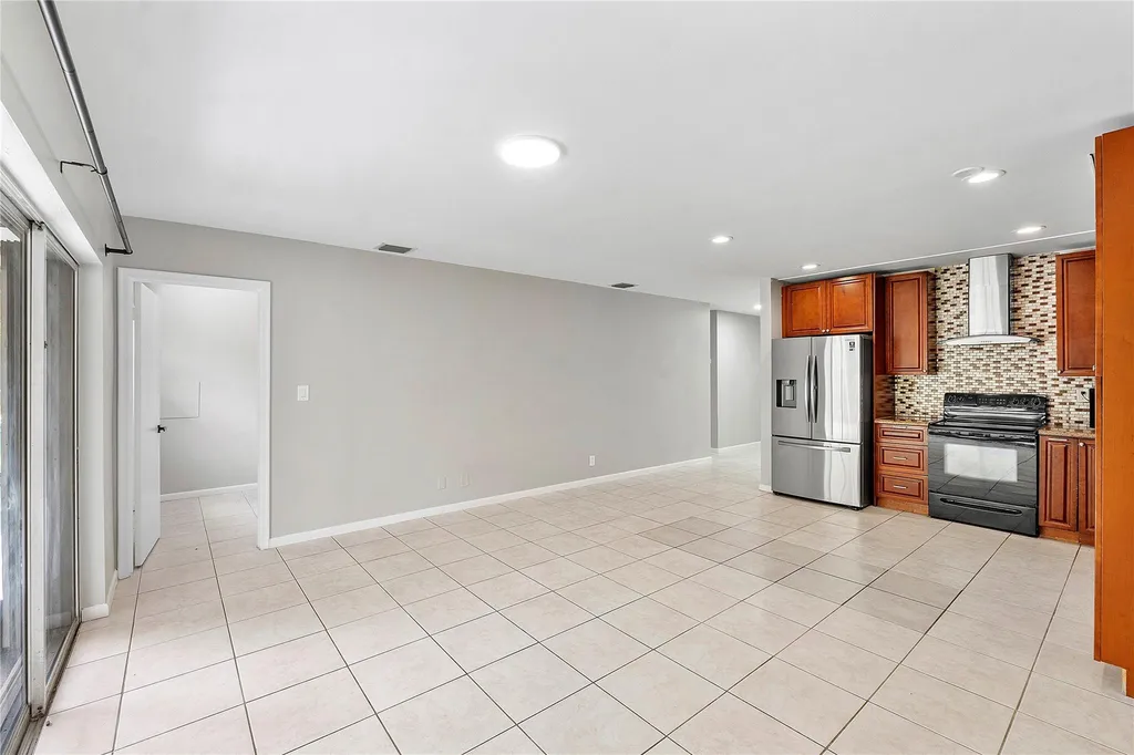 3843 NW 81st Terrace Coral Springs FL 33065