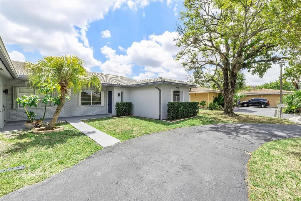 3843 NW 81st Terrace Coral Springs FL 33065