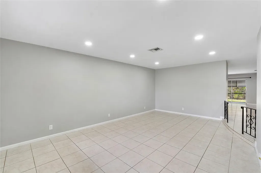 3843 NW 81st Terrace Coral Springs FL 33065