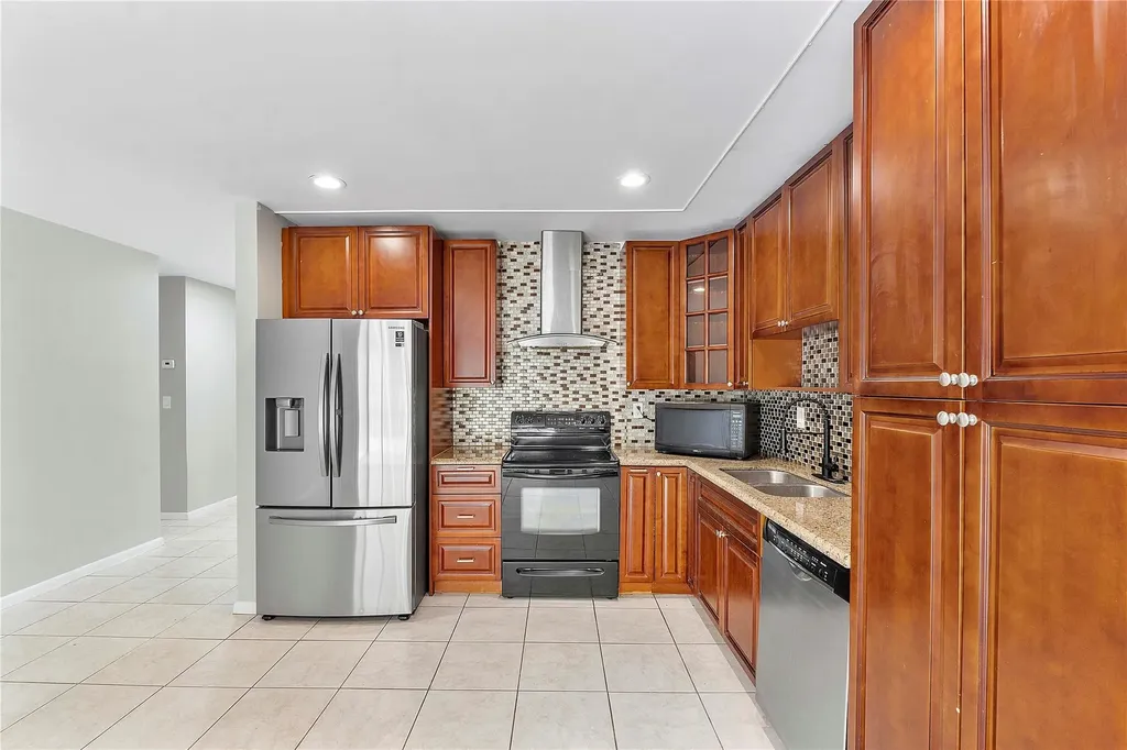 3843 NW 81st Terrace Coral Springs FL 33065