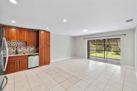 3843 NW 81st Terrace Coral Springs FL 33065