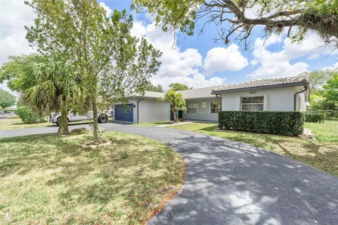 3843 NW 81st Terrace Coral Springs FL 33065