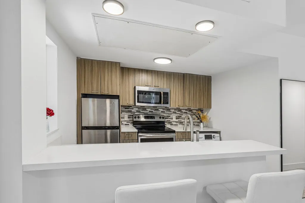 740 Meridian Avenue Miami Beach FL 33139