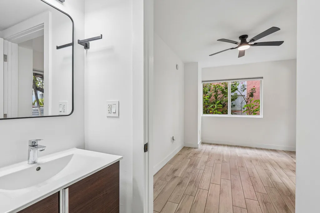 740 Meridian Avenue Miami Beach FL 33139