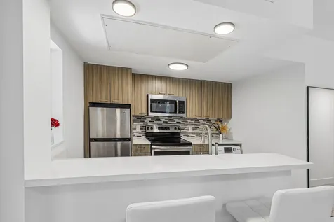 740 Meridian Avenue Miami Beach FL 33139