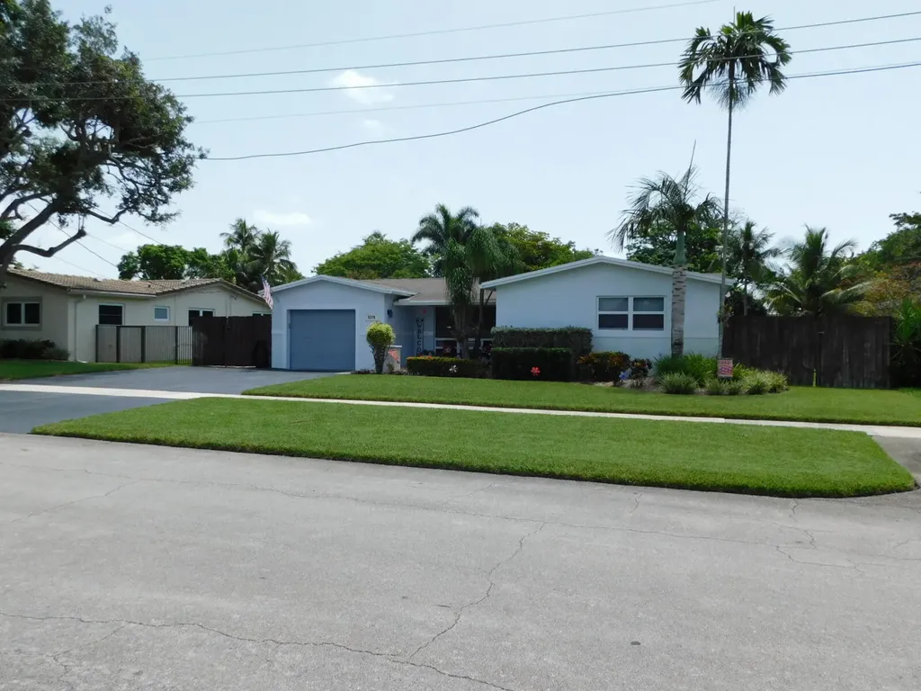 5270 SW 88th Terrace Cooper City FL 33328