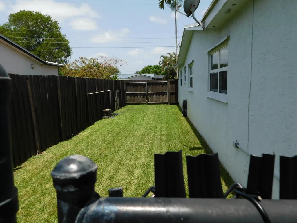 5270 SW 88th Terrace Cooper City FL 33328