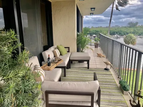 899 Jeffery Street Boca Raton FL 33487