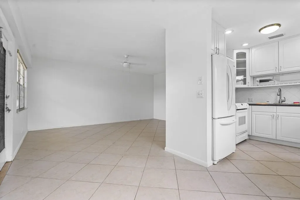 74 Mansfield B Boca Raton FL 33434
