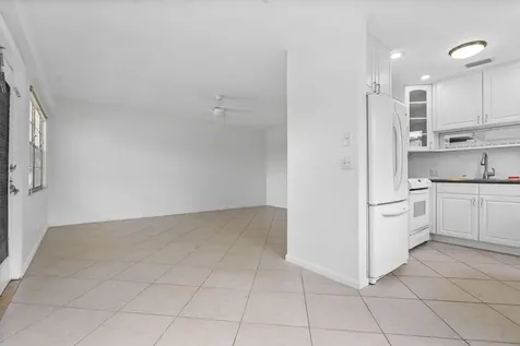 74 Mansfield B Boca Raton FL 33434