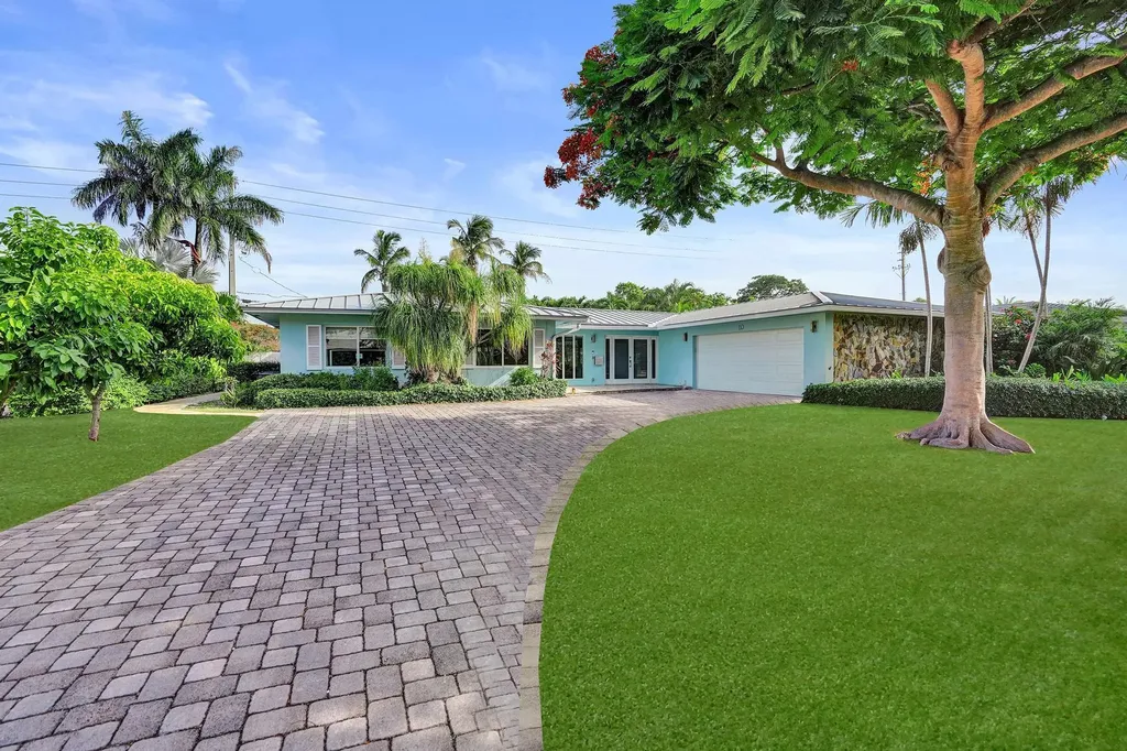 10 Minnetonka Road Sea Ranch Lakes FL 33308