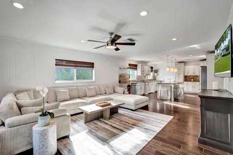 10 Minnetonka Road Sea Ranch Lakes FL 33308
