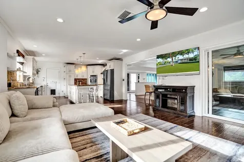 10 Minnetonka Road Sea Ranch Lakes FL 33308