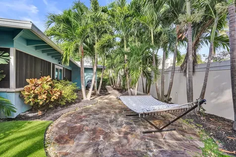 10 Minnetonka Road Sea Ranch Lakes FL 33308