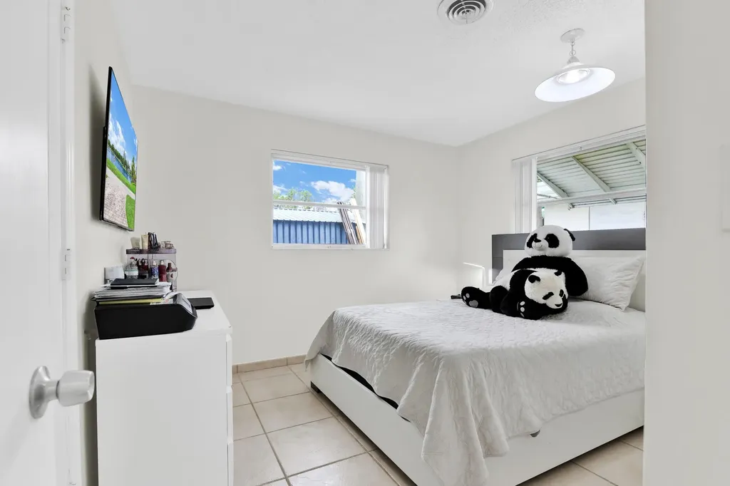 1869 NW 46th Street Tamarac FL 33309