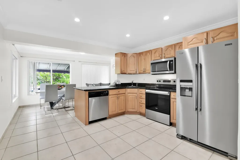 1869 NW 46th Street Tamarac FL 33309