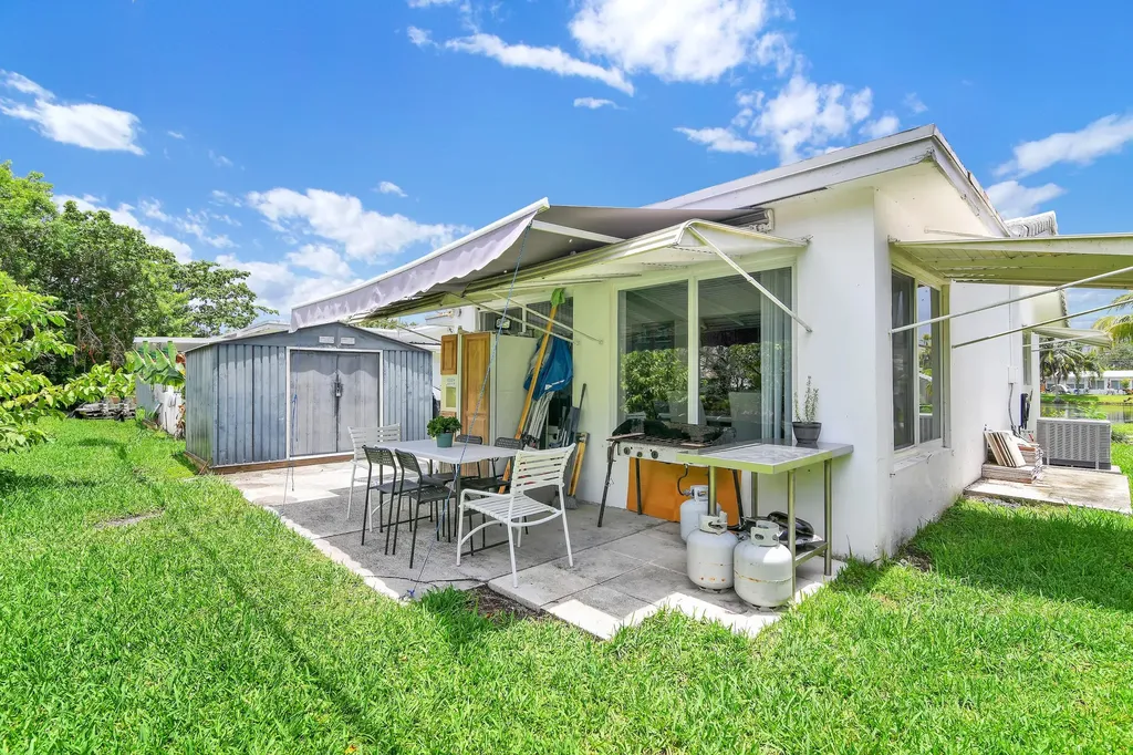 1869 NW 46th Street Tamarac FL 33309