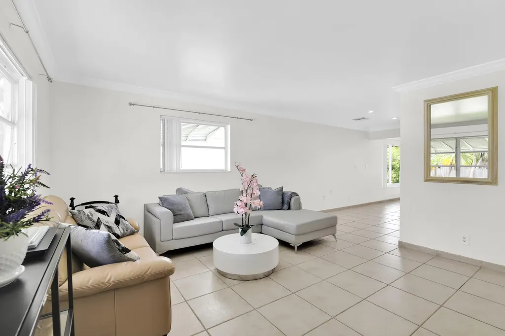 1869 NW 46th Street Tamarac FL 33309