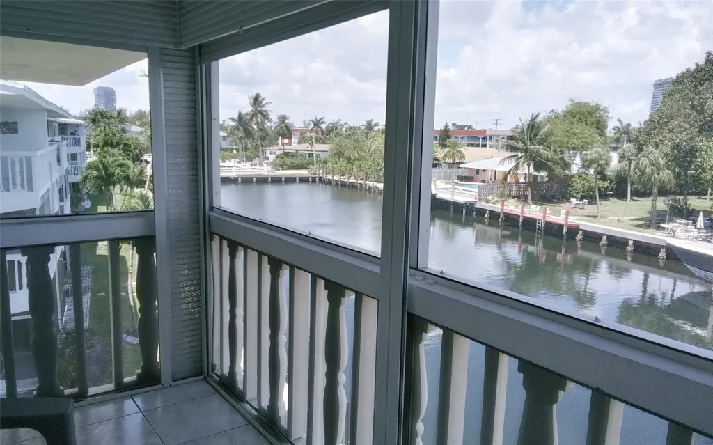 460 Paradise Isle Boulevard Hallandale Beach FL 33009