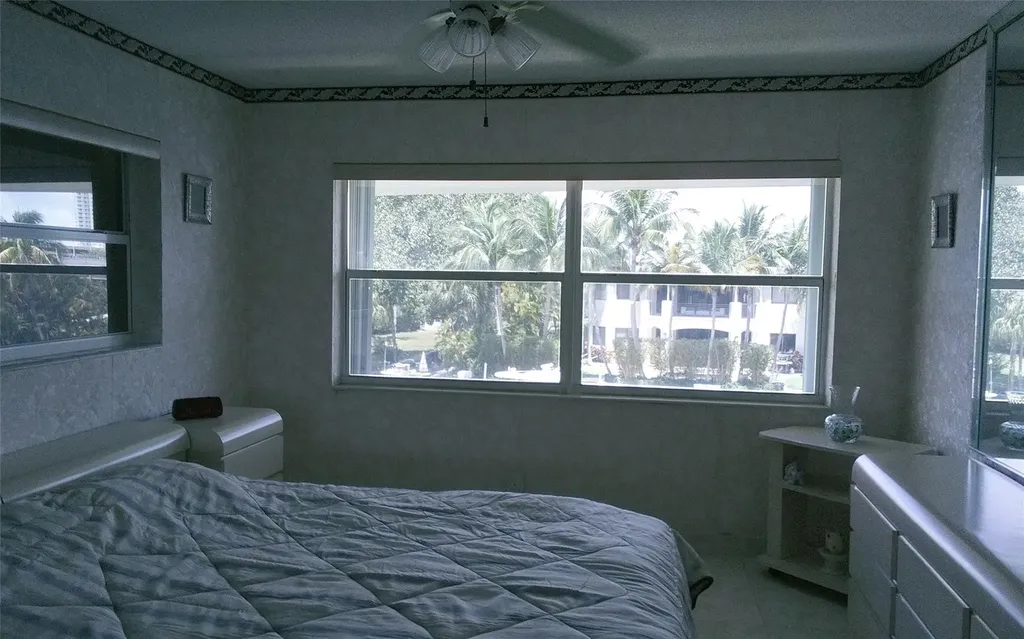 460 Paradise Isle Boulevard Hallandale Beach FL 33009