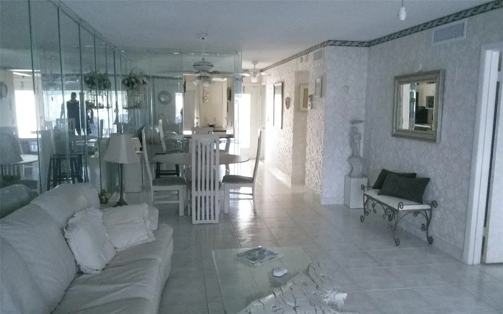 460 Paradise Isle Boulevard Hallandale Beach FL 33009