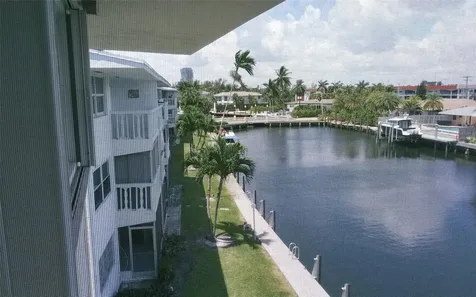 460 Paradise Isle Boulevard Hallandale Beach FL 33009