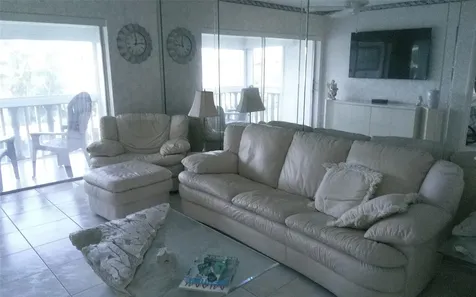 460 Paradise Isle Boulevard Hallandale Beach FL 33009
