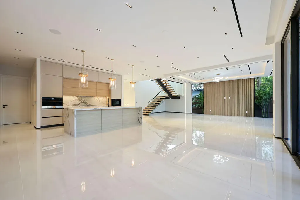 728 NE 17th Terrace Fort Lauderdale FL 33304