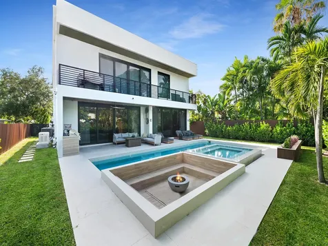 728 NE 17th Terrace Fort Lauderdale FL 33304