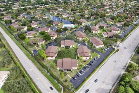 106 Lake Pine Circle Greenacres FL 33463