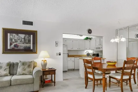106 Lake Pine Circle Greenacres FL 33463