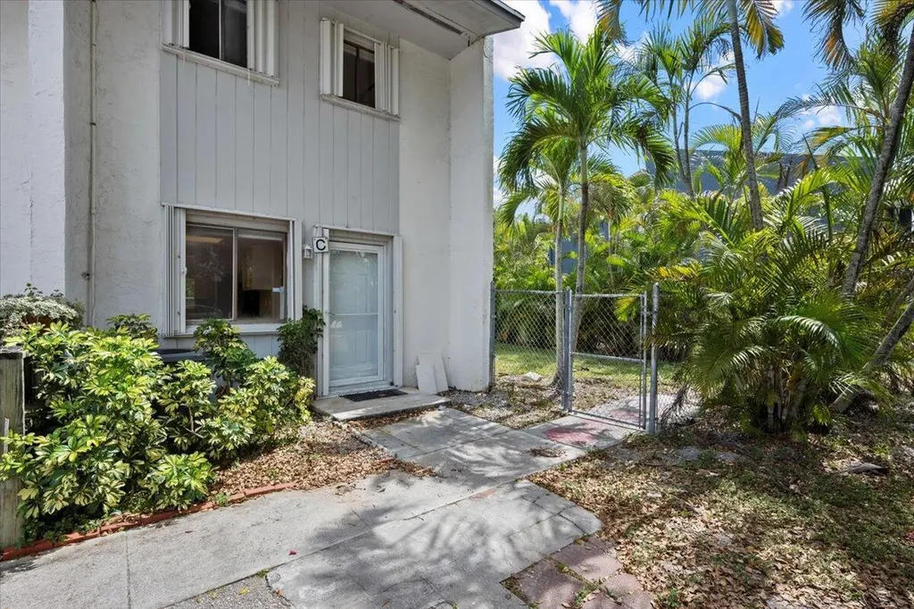 3666 Pinehurst Drive Lake Worth FL 33467