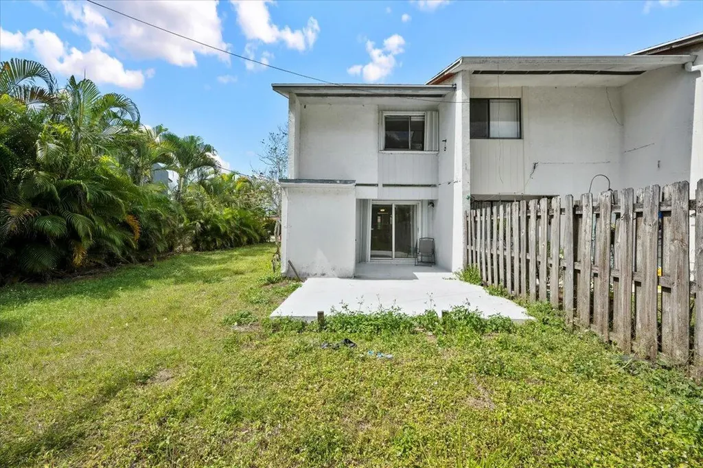 3666 Pinehurst Drive Lake Worth FL 33467